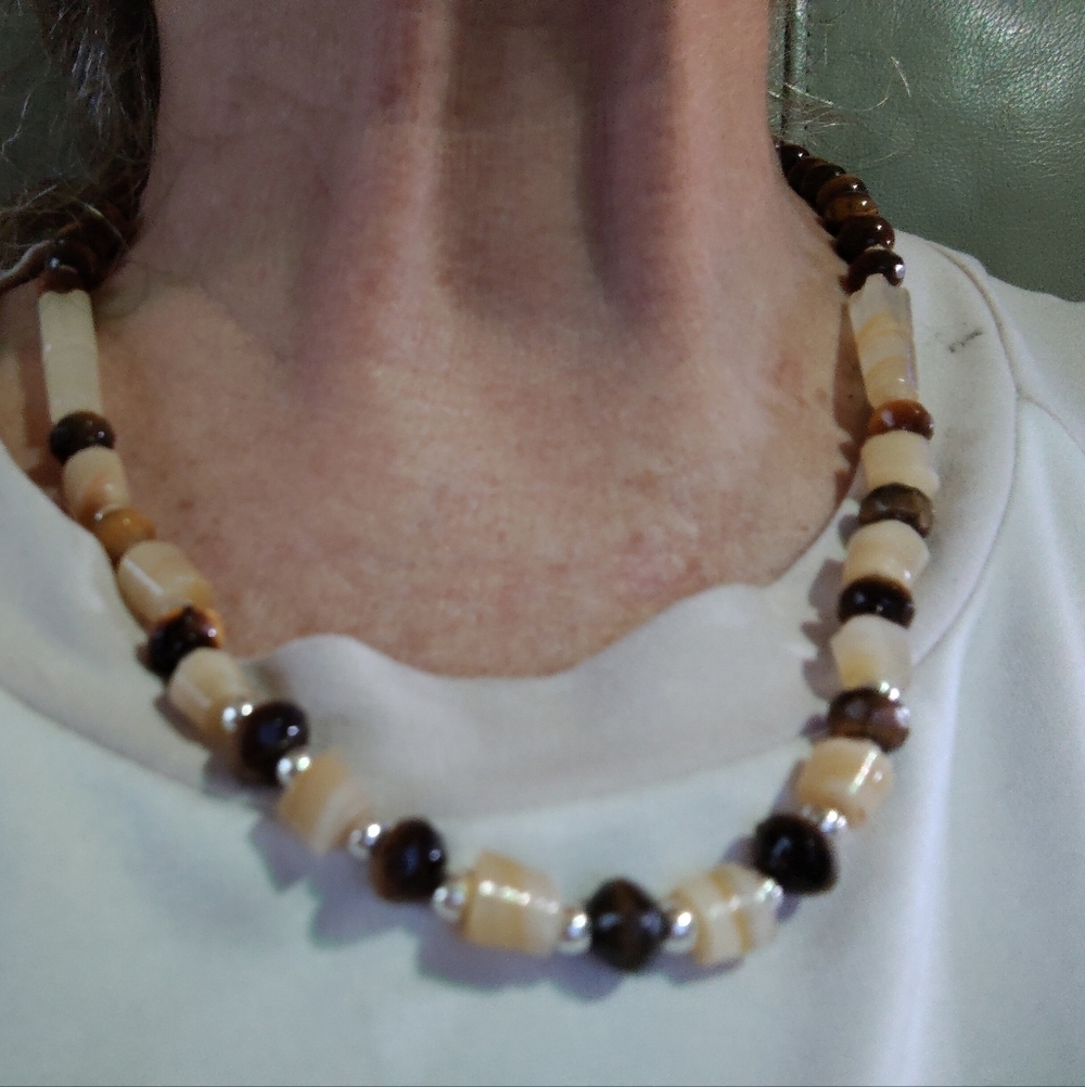 📌NWT- TIGERS EYE, STERLING SILVER & RUTILIZED QUARTZ. 20" INCHES LONG.
